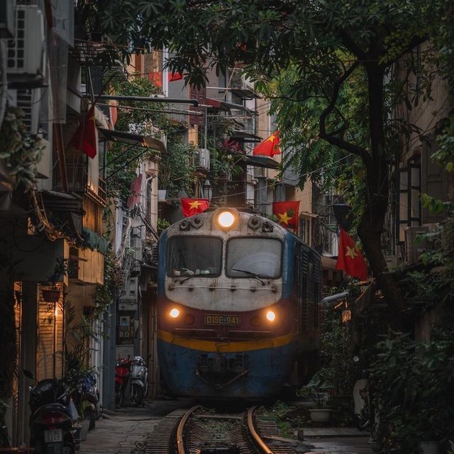 Hanoi Train Street 🇻🇳 