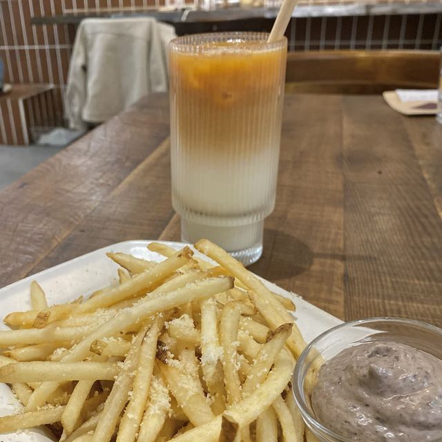 📍台北中山赤峰街｜慢活打卡cafe | 偽文青之旅📸