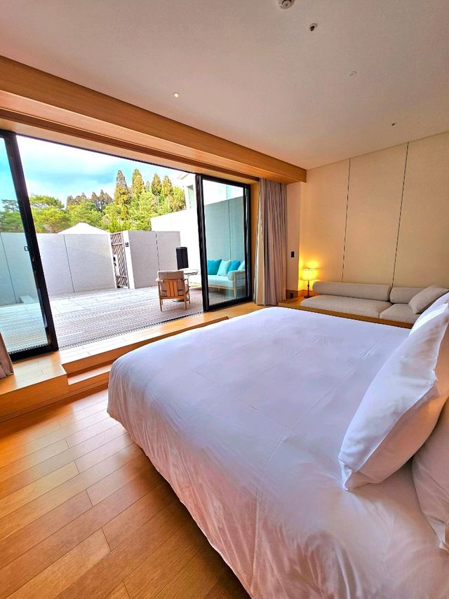 【京都】天然温泉の屋外プールを堪能！ステイしながら心身共にととのうホテル✨