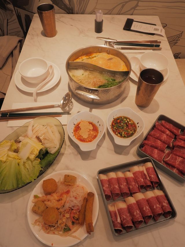 愉景新城火鍋店，午市套餐價格優惠