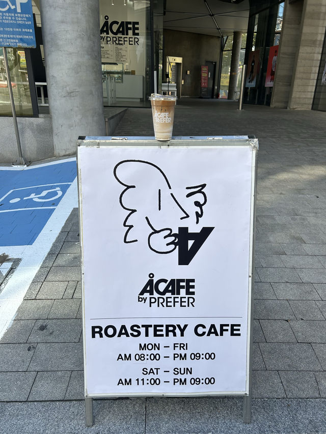 ファッションブランドAlAND弘大店に初のカフェが！✨