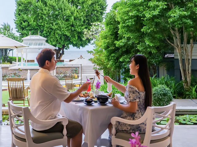 สัมผัสเสน่ห์อันคลาสสิคที่ Devasom Hua Hin Resort