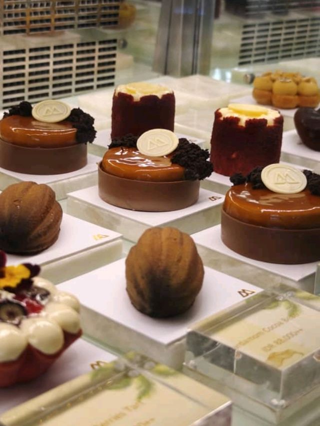 Crazy, RICH, Pastries!!! @Cannelé