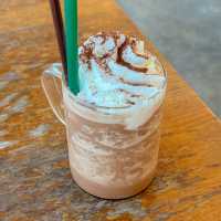 คาเฟ่2ชั้น moodดี ริมทะเลเกาะล้าน
