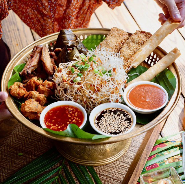KHAO (Ekkamai)