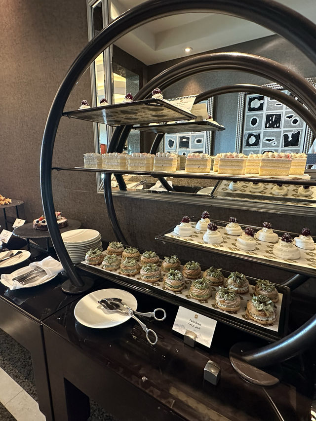 杜拜香格裡拉酒店42樓club lounge：美景，happy hour及早餐服務水準之上