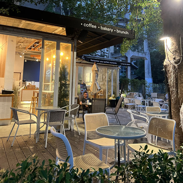 Living a dream ร้านกาแฟอ่างแก้ว มช.