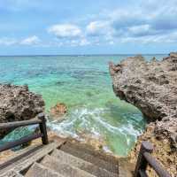 【伊良部島】透明度抜群の海に繋がる階段