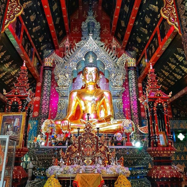 ชมสถาปัตยกรรมล้านนาประยุกต์ที่วัดฝั่งหมิ่น