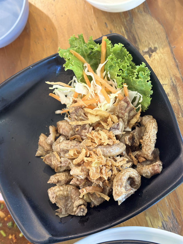 ”มาตำ“ ร้านส้มตำสุดแซ่บถึงใจ ที่สัตหีบ 
