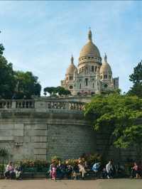 Hiking up to the Sacre Cœur in Paris, France 🇫🇷
