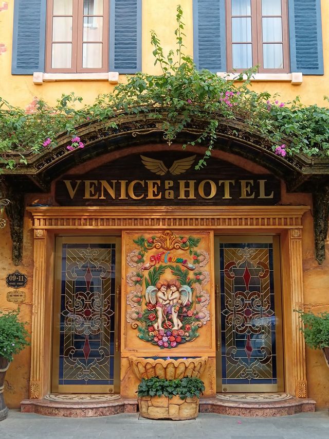 Great location, Venice Hotel