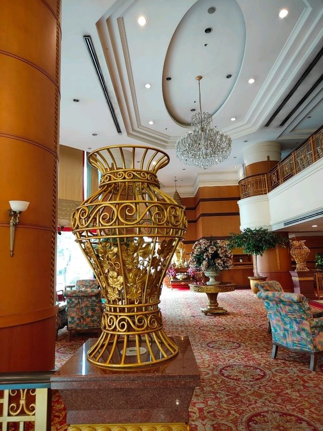 โรงแรมสระว่ายน้ำสวยกลางใจเมือง ^ปริ๊นพาเลซ^
