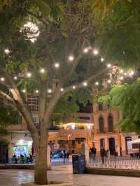 💙Stunning Spanish square in town💙Great for drinks and food! 