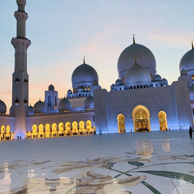 シェイク・ザーイド・グランド・モスク جامع الشيخ زايد الكبير