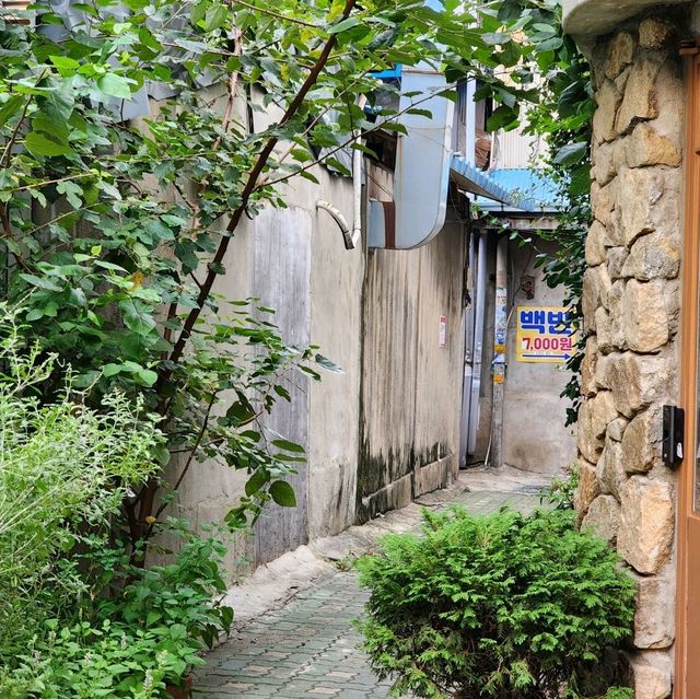 아늑한 공간의 신당역 카페 레레플레이