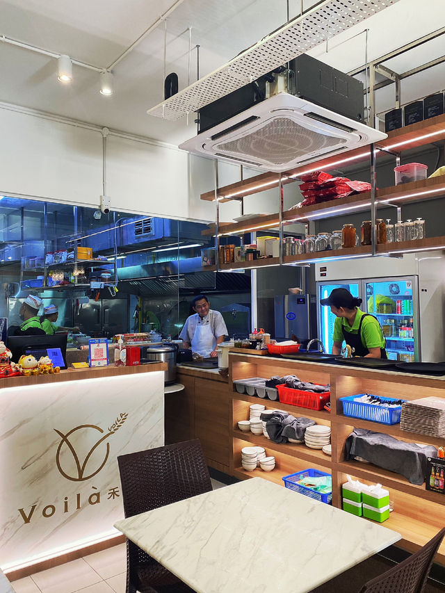 Vegetarian restaurant in Chinatown KL 🥑🥗🥙