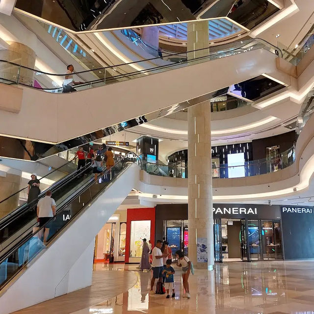 Shopping in Style: ION Orchard's Ultimate Luxury Experience