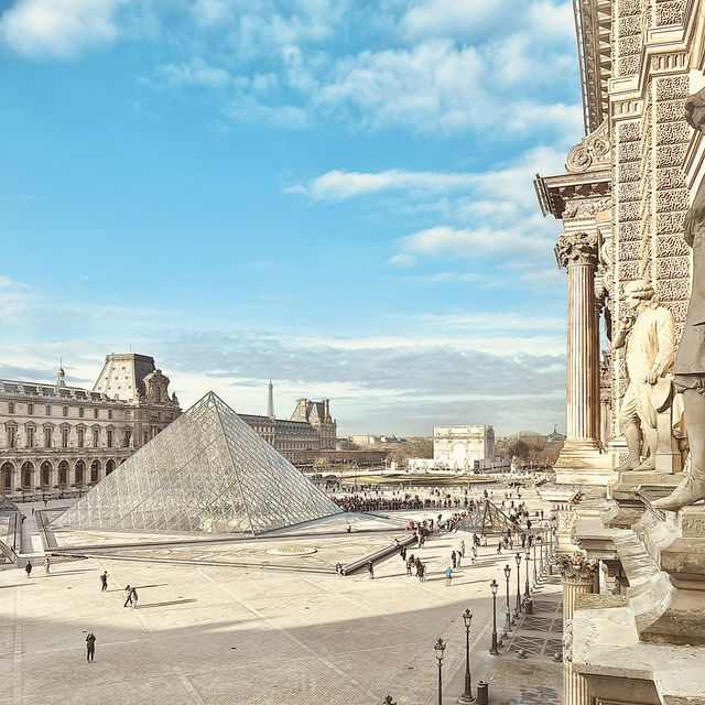 The Magnificent Louvre Museum💕😭😭