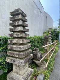 【東京都】たくさんの石像物に囲まれた神社