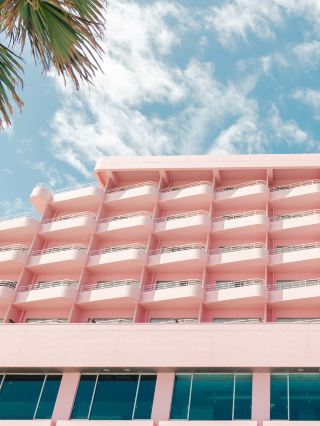 【Tanegashima】Feels like overseas! The pink hotel in Tanegashima.