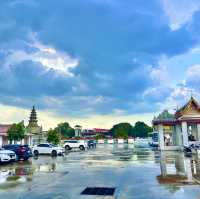 เดินเล่นเลียบสะพานแม่น้ำเจ้าพระยา