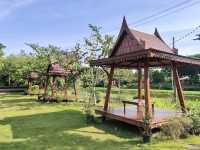 โรงแรมดีวาลักซ์ รีสอร์ตแอนด์สปา สุวรรณภูมิ