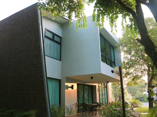 ที่พักติดทะเลระยอง Chatnipa Beach Resort 