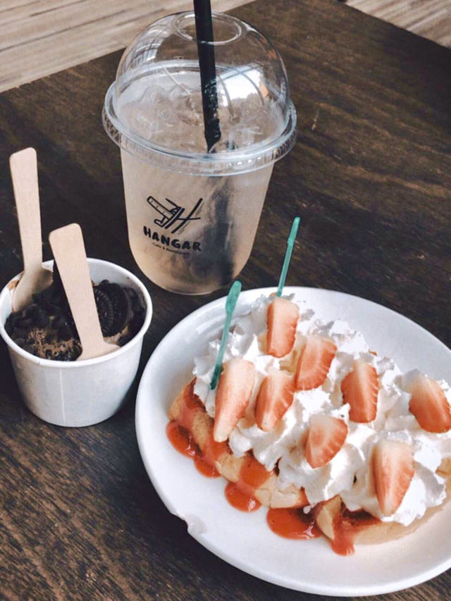 Hangar Cafe’ (แฮงก้าคาเฟ่) 