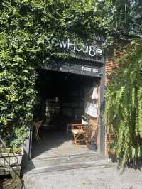 คาเฟ่บรรยากาศดี ถ่ายรูปสวย ที่ Row Hou8e Cafe