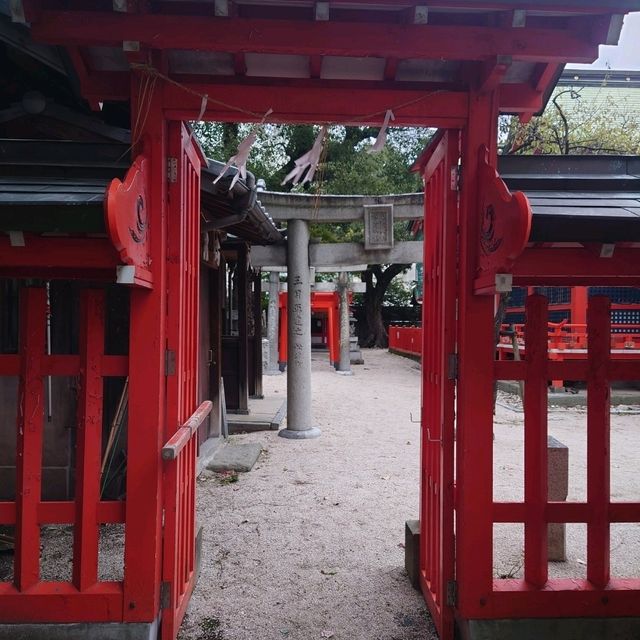 天神の由来となった神社「水鏡天満宮」