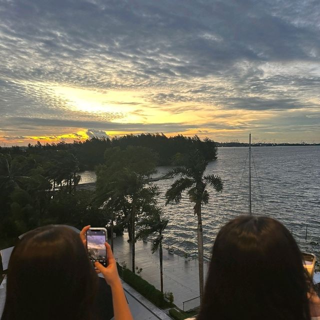 Batam - lovely sunset at Batam Harris waterfront resort