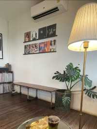 lyn cafe