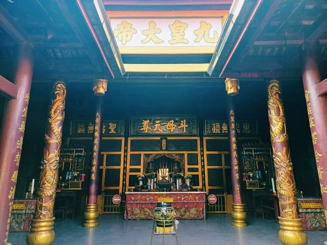 泰國董里著名的華人文化古跡寺廟景點:九皇大帝（斗母天尊），適合祈福拍照📸打卡