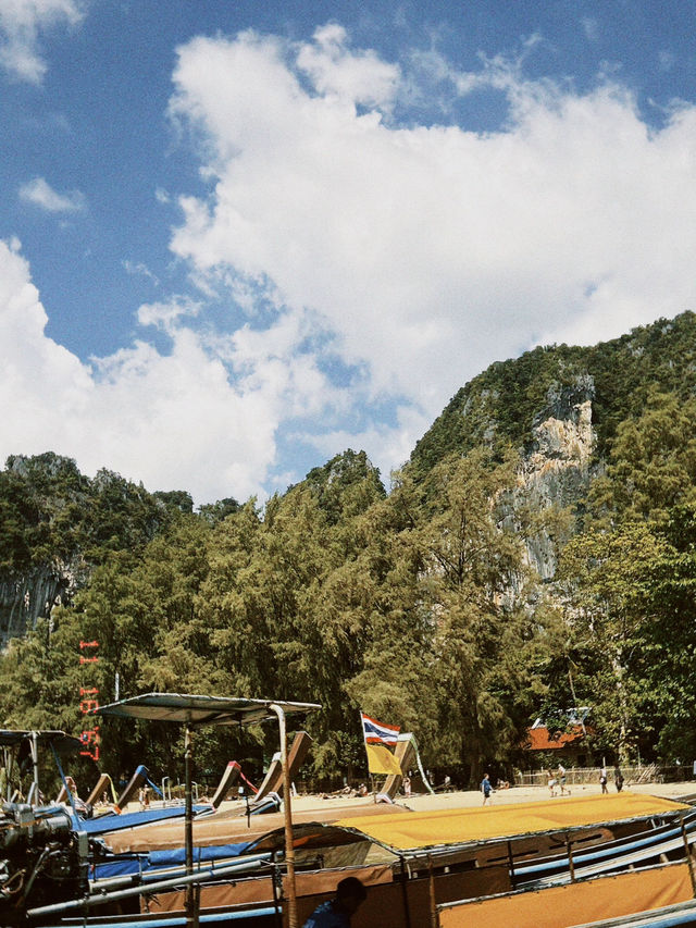 หาดไร่เลย์ – สวรรค์ลับกลางทะเล ที่ต้องมาสักครั้ง!