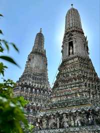 ✨ Wat Arun: The Temple of Dawn’s Majestic Beauty! 🌅🏯