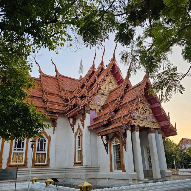 ไหว้พระ ขอพรพระแก้ว ที่ วัดศรีอุบล