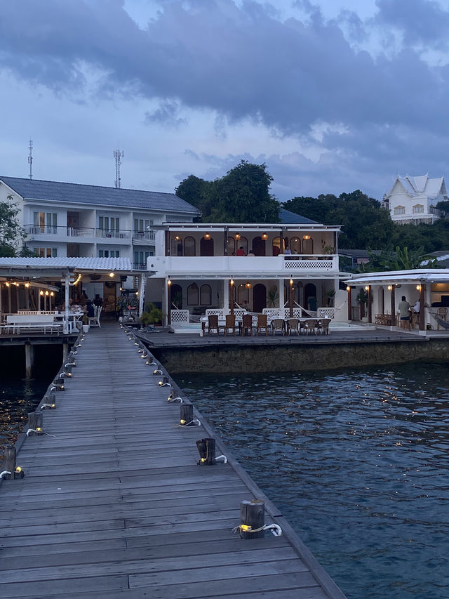 Yaya Malee Resort ที่พักแสมสาร สไตล์มินิมอล อบอุ่น