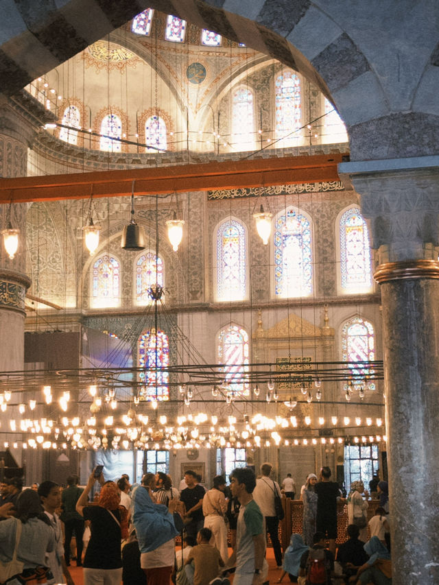 Spring Strolls in Istanbul: A Blooming City Escape 🌸🕌