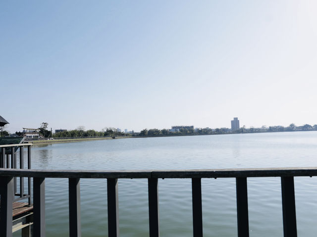 桃園| 秘境湖泊私房景點 溪海埤塘生態公園必來亮點,環湖步道、魚群奇觀、美景一次看夠 桃園| 秘境湖泊私房景點 溪海埤塘生態公園必來亮點,環湖步道、魚群奇觀、美景一次看夠