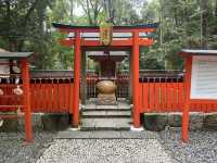 四季變幻中的靈性之旅：探訪京都賀茂御祖神社與其季節御守