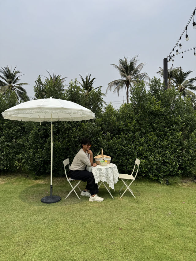 คาเฟ่สไตล์โฮมมี่สุดมินิมอล #นครปฐม 🏠☕️🍃