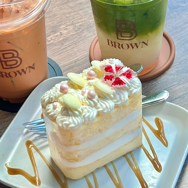 BROWN Brew & Bistro คาเฟ่และร้านอาหารปากน้ำปราณ