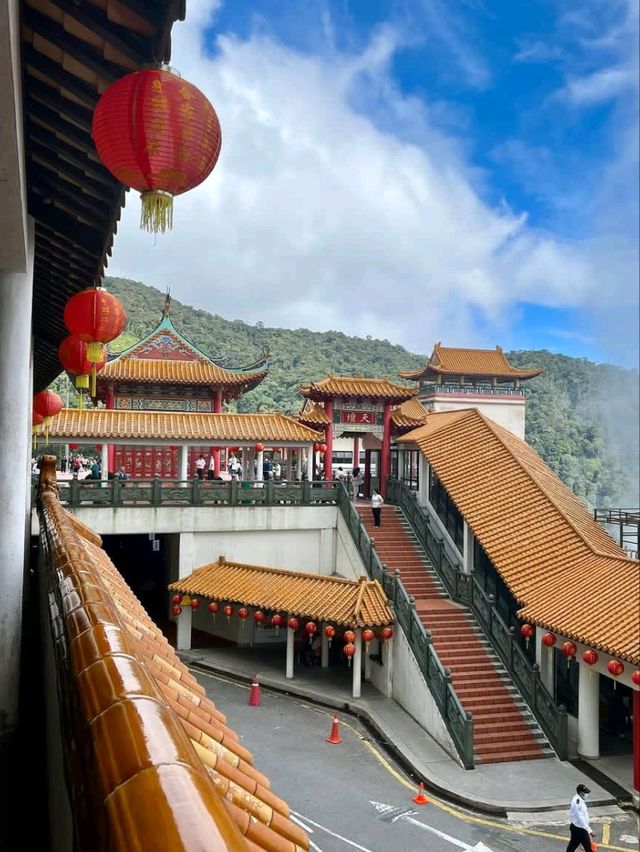 Ride to the Clouds – Awana SkyWay Thrills! 🚠⛰️☁️