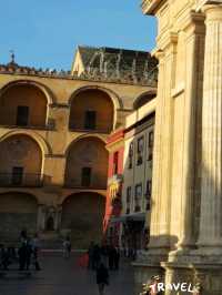 Mezquita 아치 구조 외벽