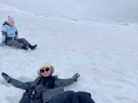 “Snowflakes and Smiles: A Family Day on Asahidake”