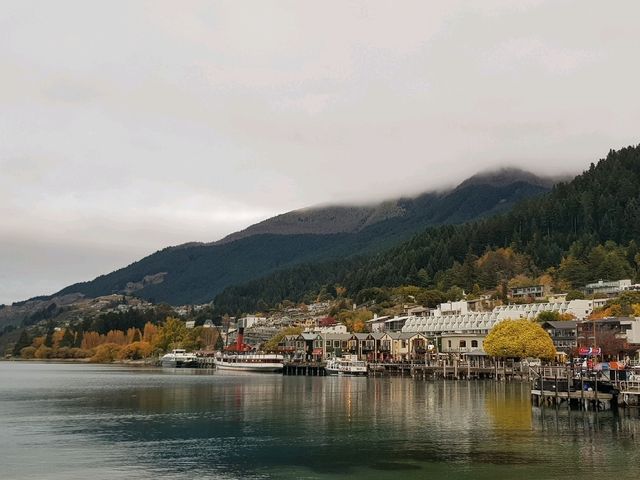 Admire the beauty of the majestic Lake Wakatipu New Zealand