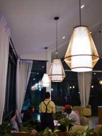 💯 UR Yellow Bus Cafe