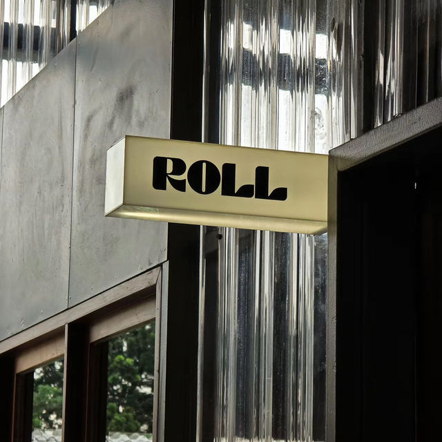 คาเฟ่ชิคๆ แถวศาลายา ชื่อ Roll salaya   