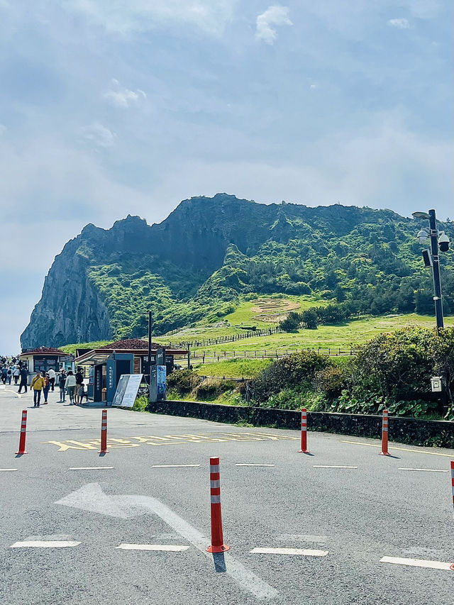 제주도에서 꼭 가봐야하는 풍경 맛집 성산일출봉💛